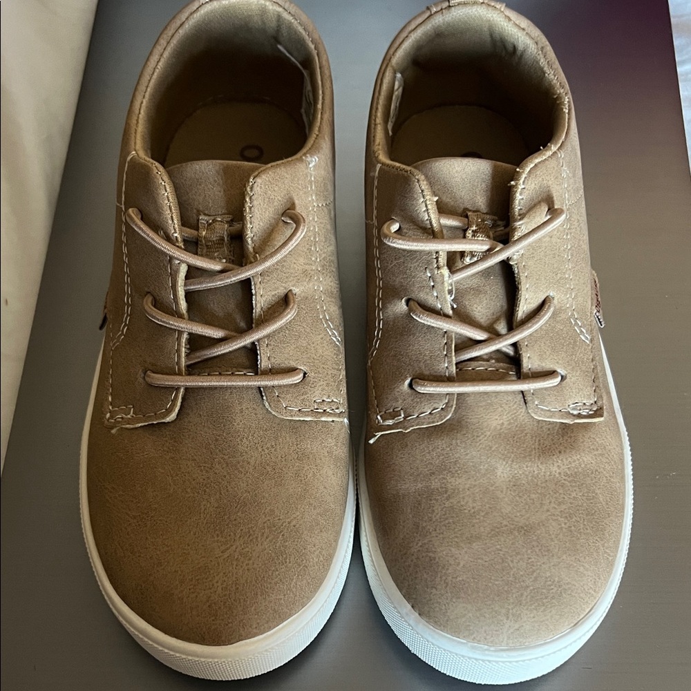 OshKosh B'gosh Tan Kids Slip On Dress Shoes, Sneakers BRAND NEW